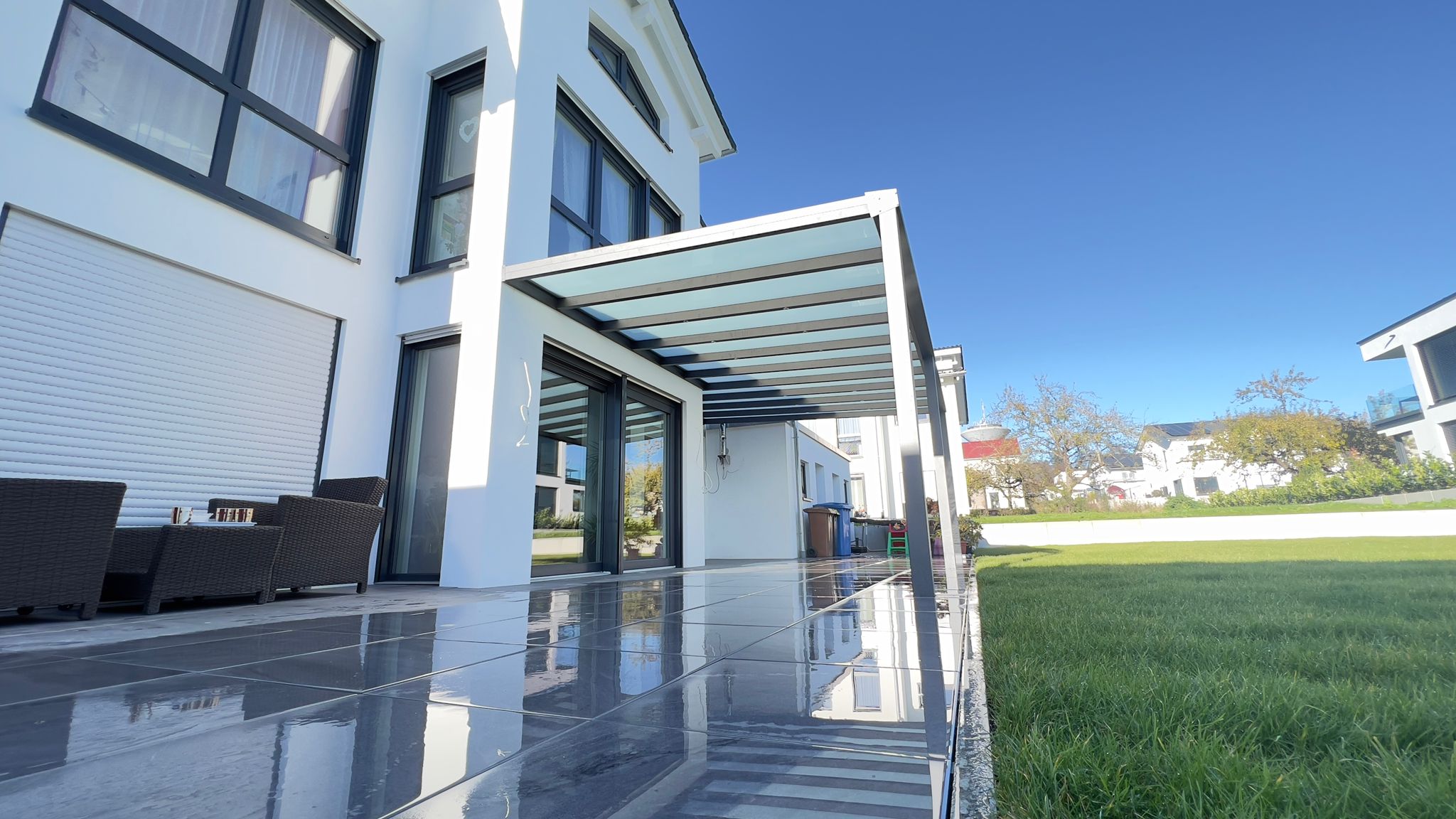 moderne Terrassenüberdachung mit LED und VSG in Rottweil Baden Württemberg