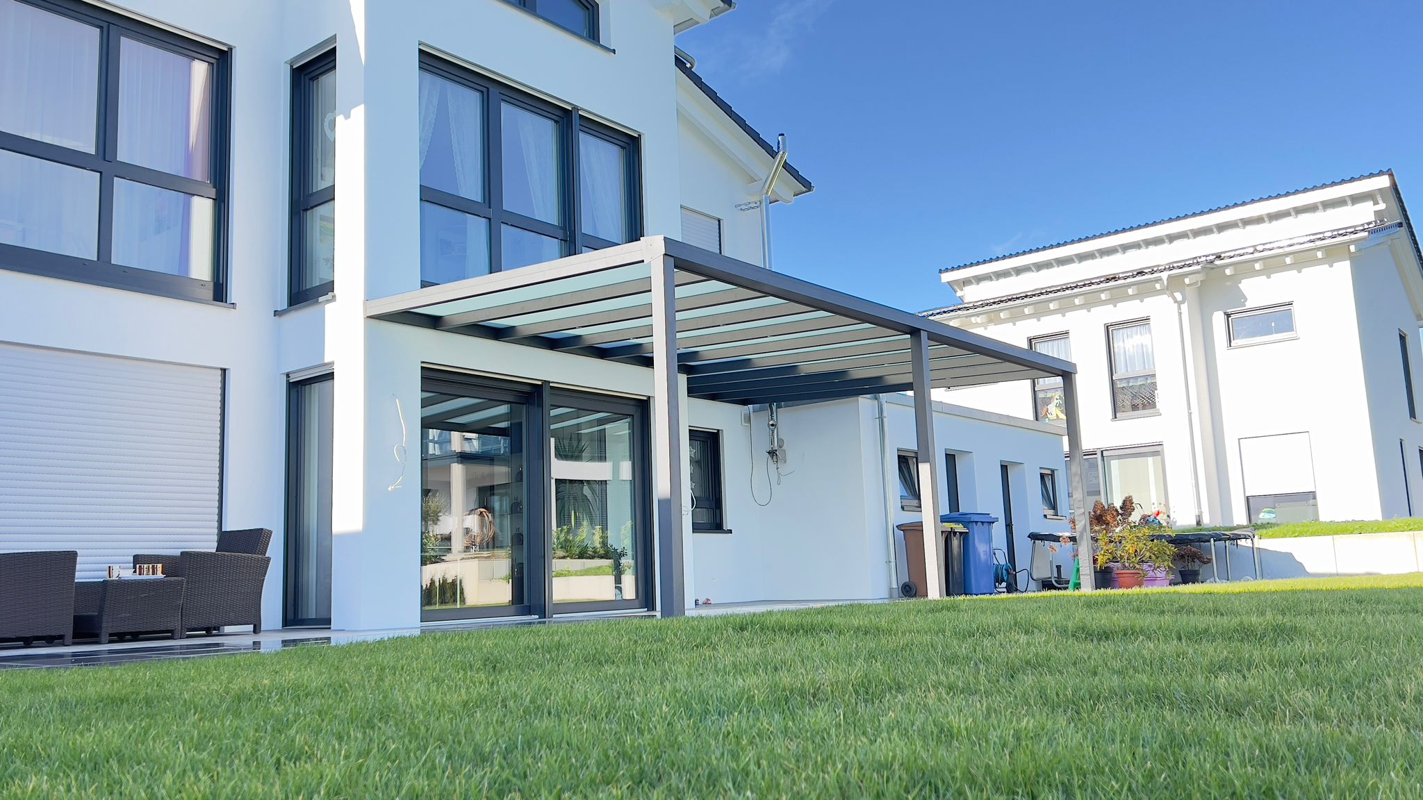 moderne Terrassenüberdachung mit LED und VSG in Rottweil Baden Württemberg